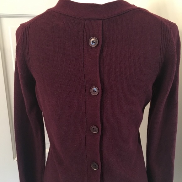 Banana Republic V-Neck Sweater Like New!! - Picture 4 of 6